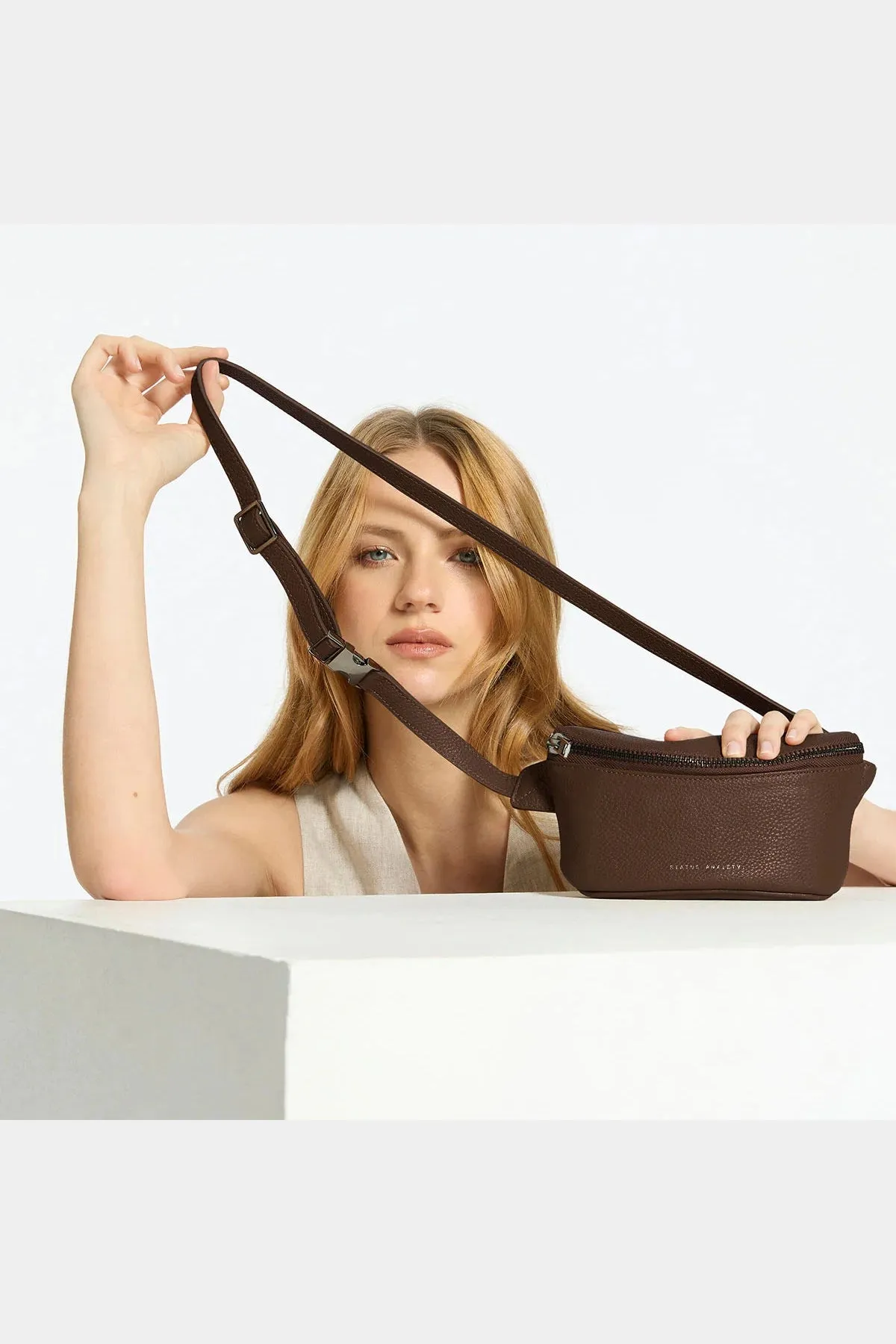 Status anxiety Best Lies - Cocoa