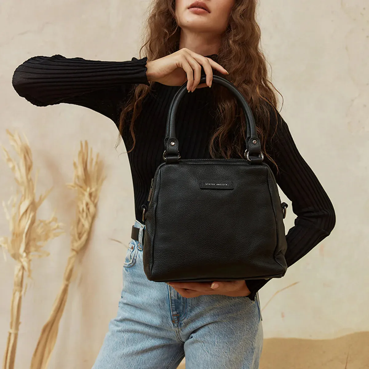STATUS ANXIETY Last Mountains Bag - Black