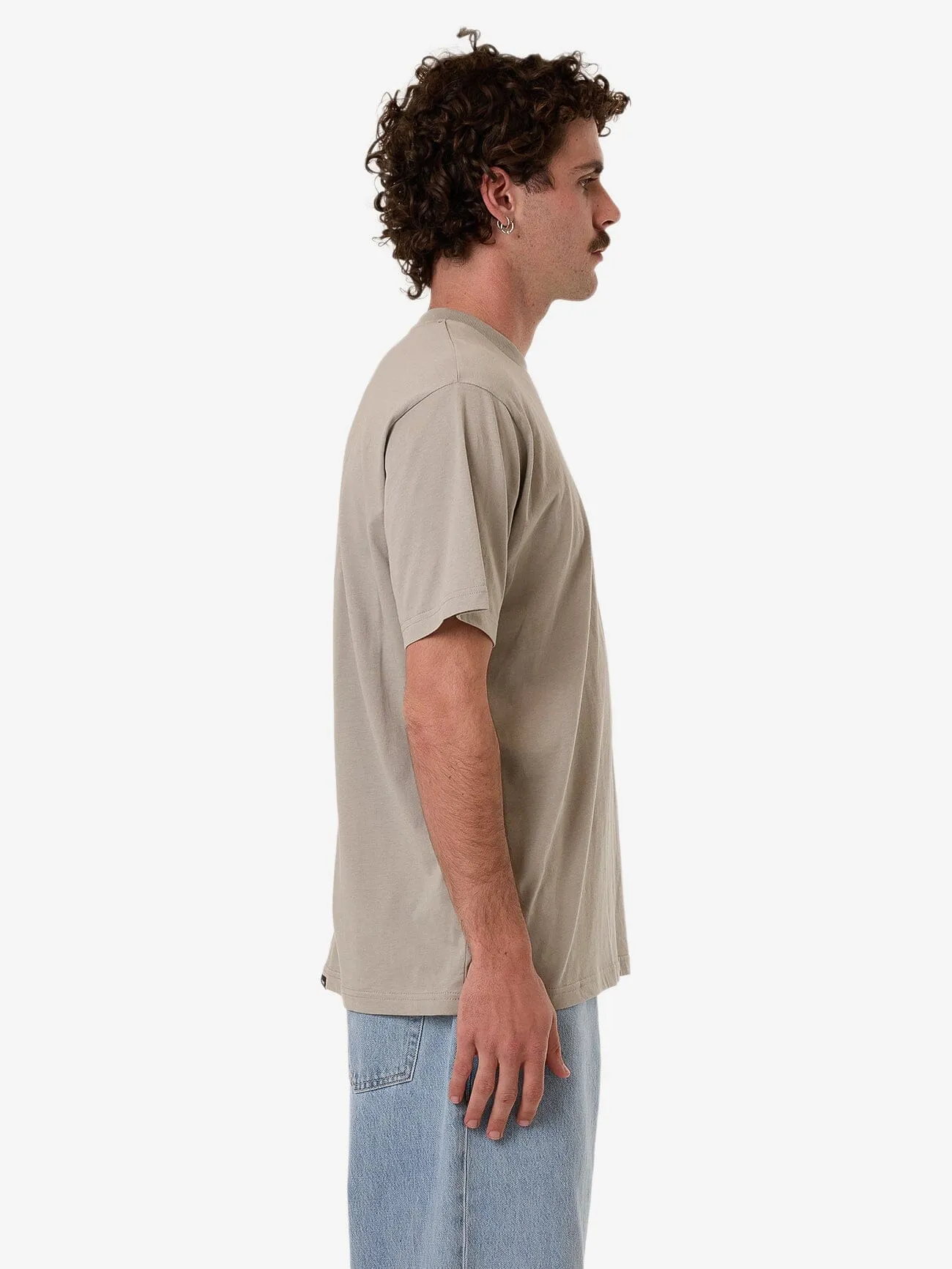 THRILLS minimal thrills merch fit tee - string